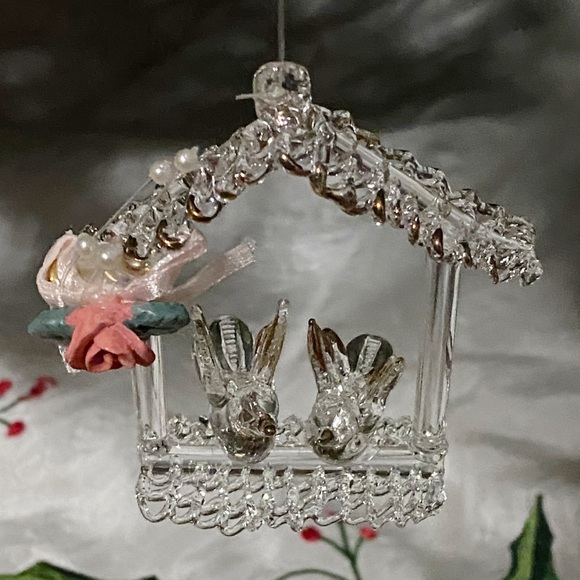 Kurt Adler, Santa’s World, Glass Gold Leaf Swinging Turtle Doves Ornament, J9244 - Picture 6 of 9